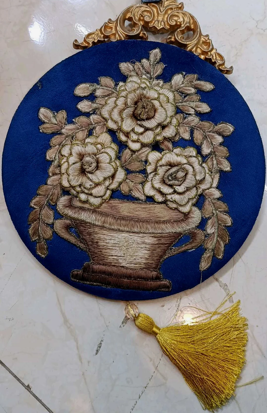علاقة جدارية تظريز