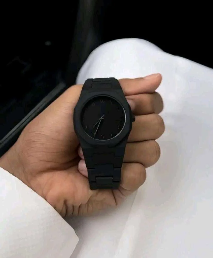 ساعة كاربون 6