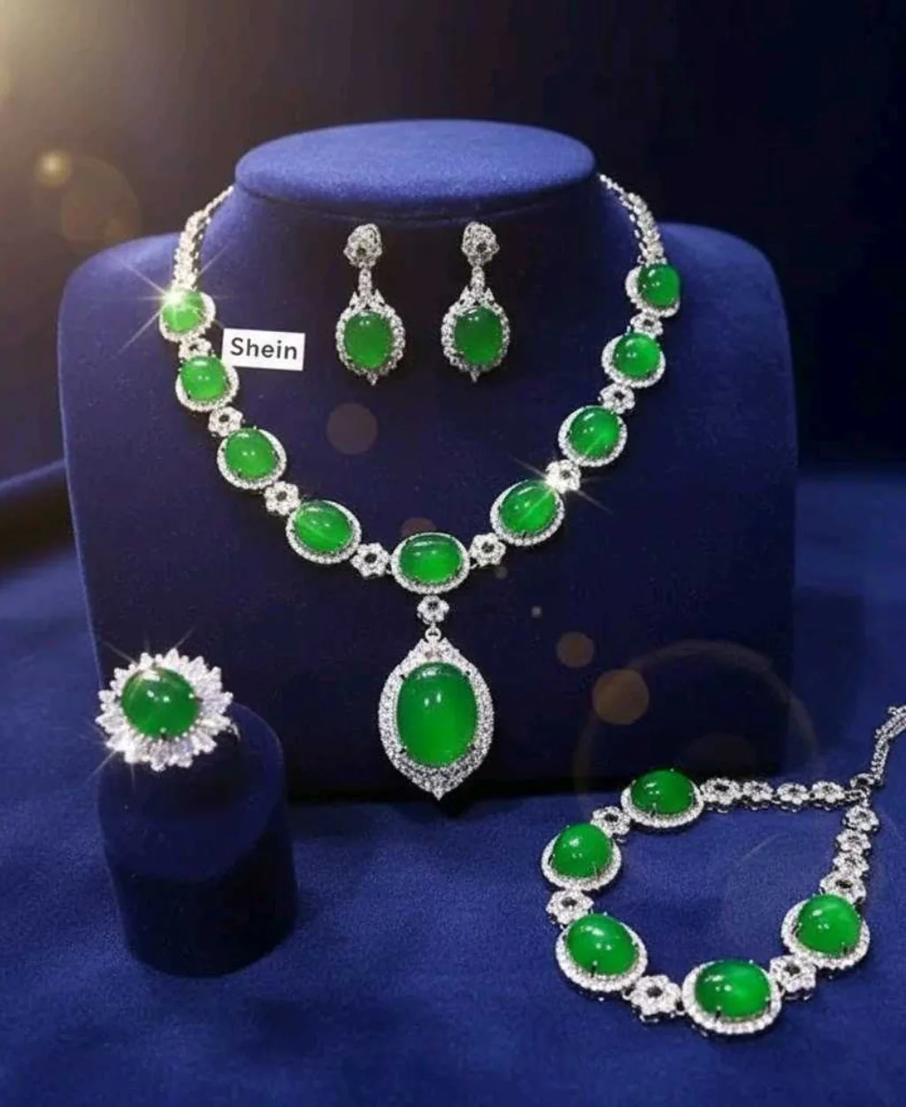 طقم اكسسوارات مطلي بالفضة