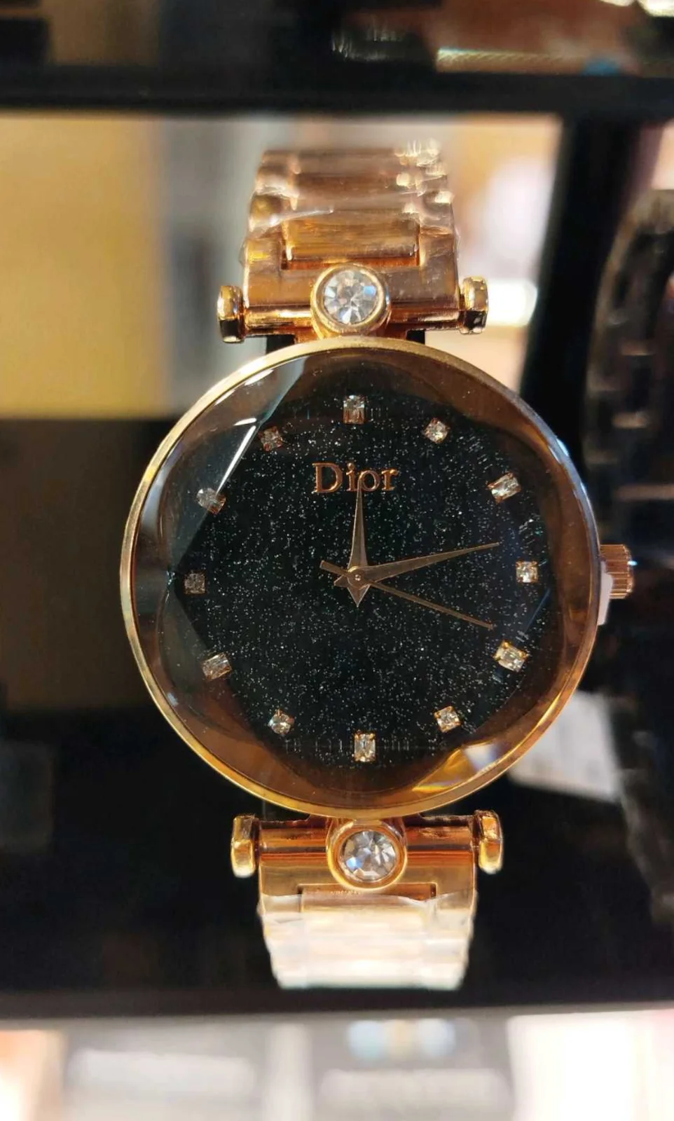 ساعة دهبي Dior