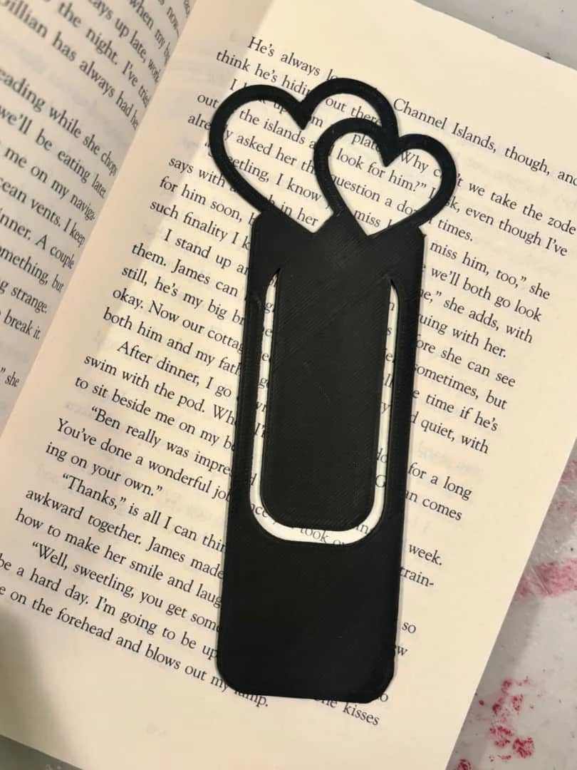 فاصل كتب بلاستيك