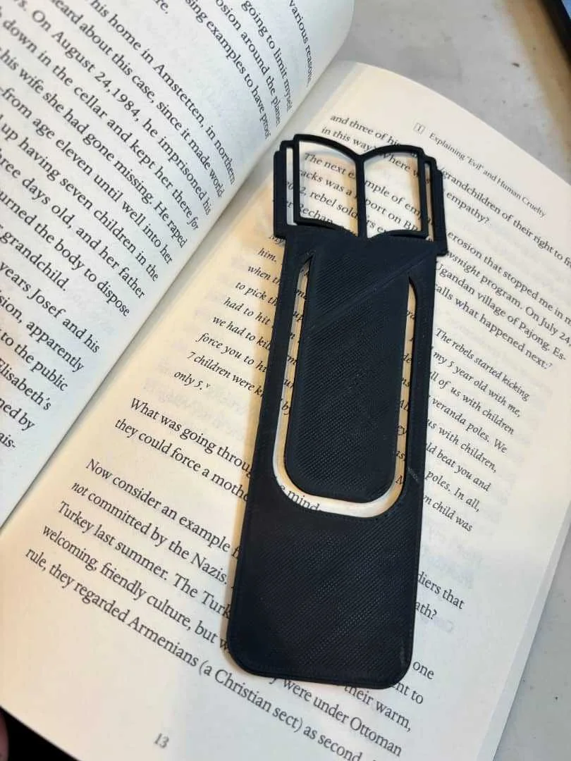 فاصل كتب بلاستيك