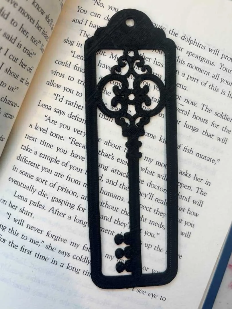 فاصل كتب بلاستيك